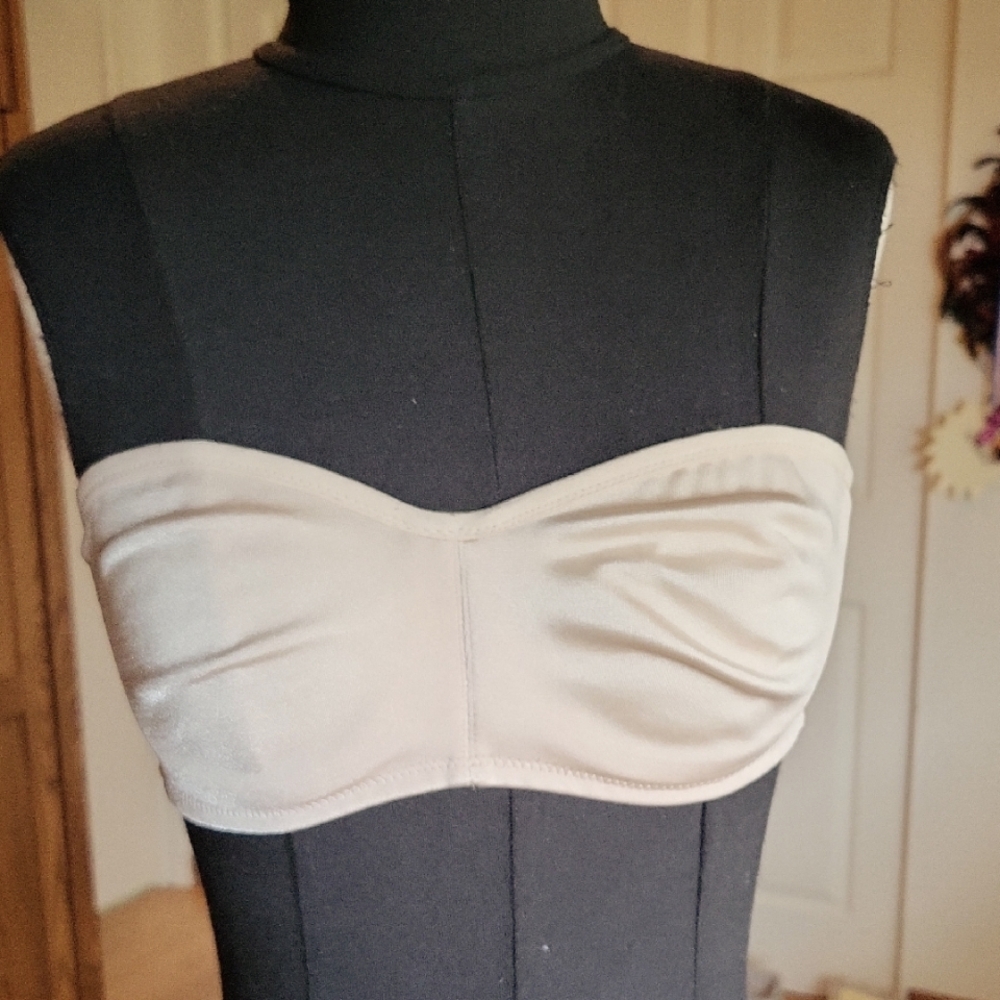 Wacoal Cream Strapless Bra
